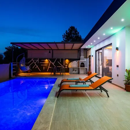Vilă Eyfel Luxury With Private Pool *