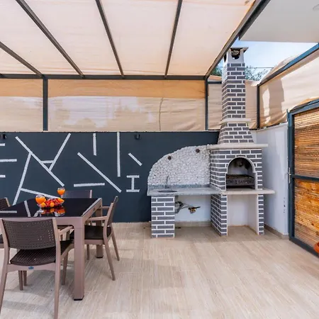 Vilă Eyfel Luxury With Private Pool *