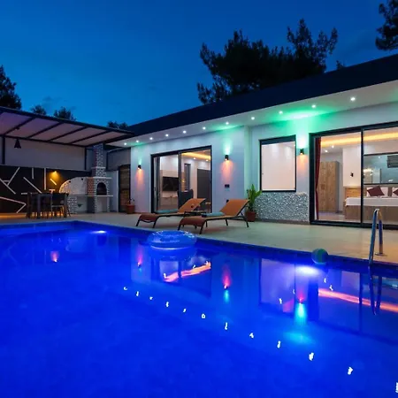 Eyfel Luxury With Private Pool Uzumlu (Mediterranean)
