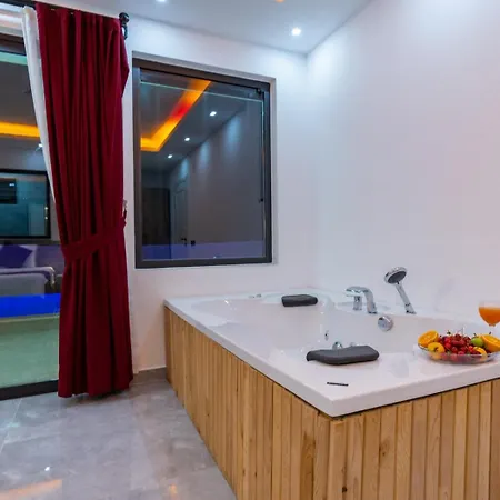 Eyfel Luxury With Private Pool Uzumlu (Mediterranean)